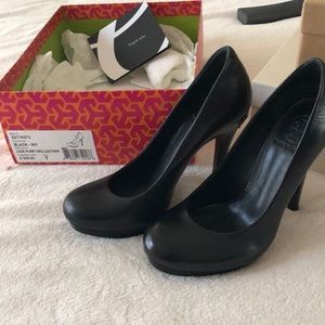 Tory Burch pump
